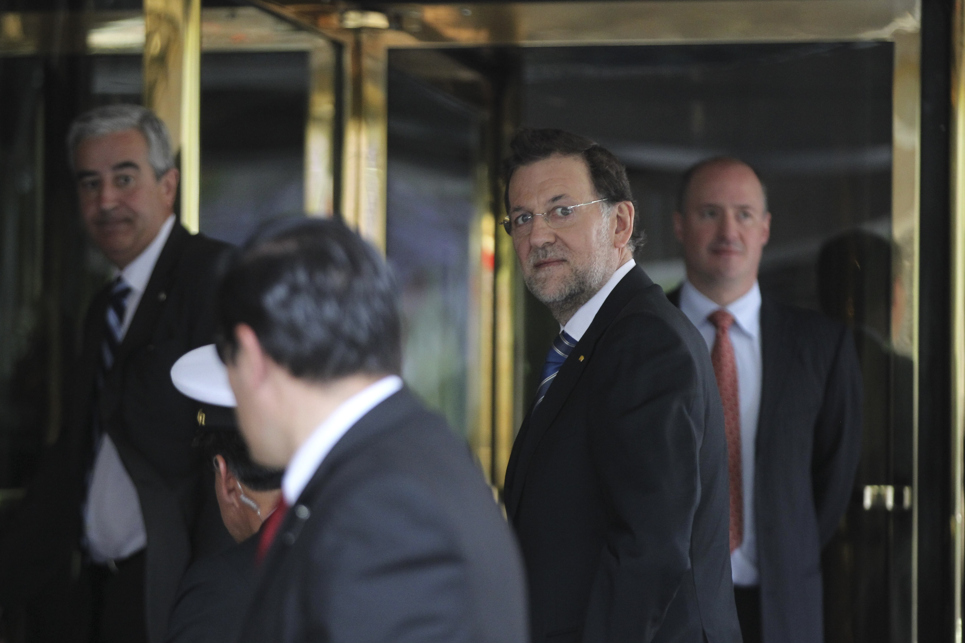 Mariano Rajoy pone el control de Cataluña sobre su vicepresidenta