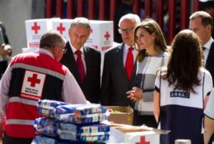La reina de España recorrió las instalaciones de la Cruz Roja Mexicana 