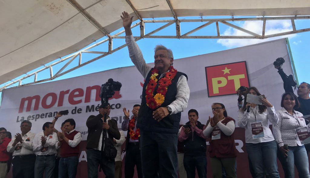 TEOPISCO, CHIAPAS, 24ENERO2018.- Andrés Manuel López Obrador, precandidato de Morena a la Presidencia de la República, sostuvo un encuentro con militantes y simpatizantes, durante su segundo día en el estado chiapaneco. FOTO: CUARTOSCURO.COM