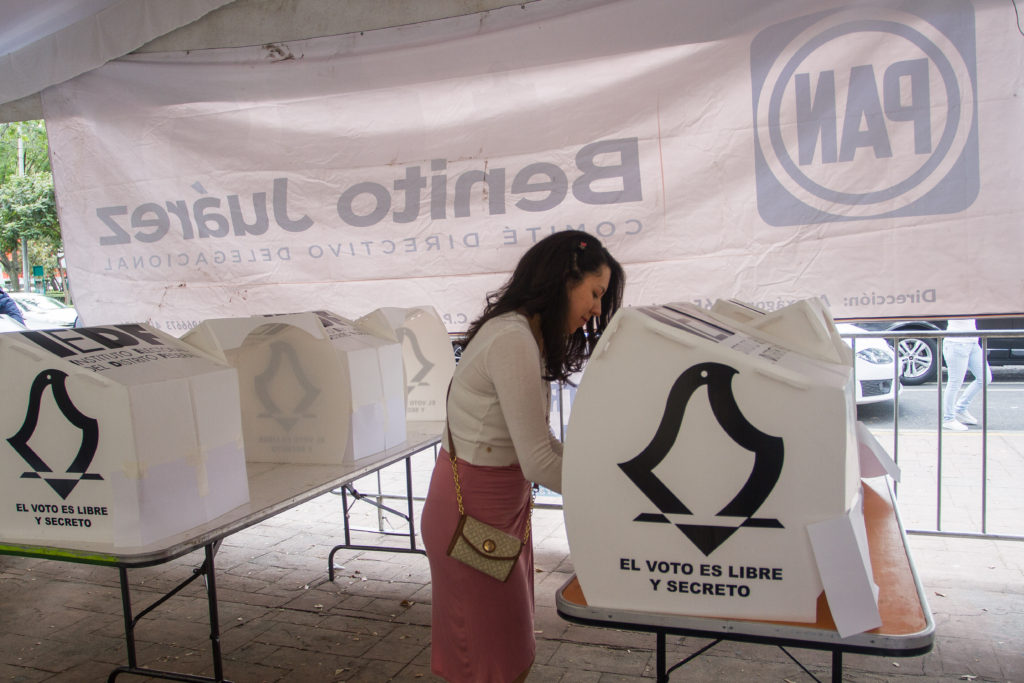 El INE aseguró que se harán acreedores a sanciones aquellos que llamen al voto. Foto: Cuartoscuro