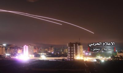 La defensa aérea siria intercepta misiles en el cielo de Damasco (Siria) este jueves a la madrugada. EFE