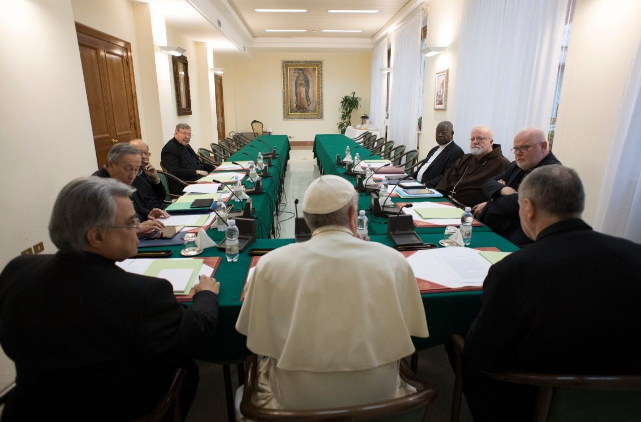 Papa convoca a cumbre contra abuso sexual a menores