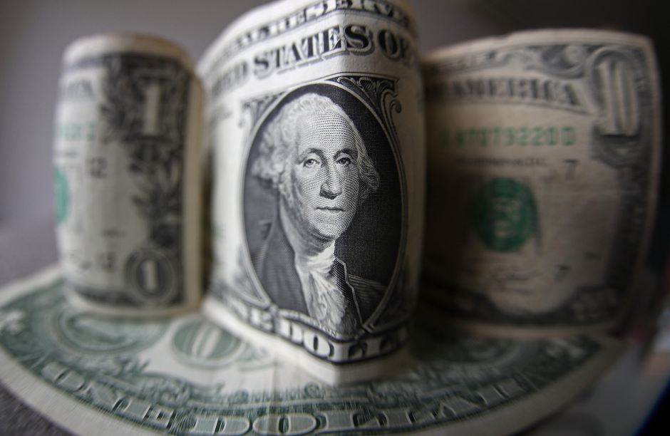 El peso vuelve a caer frente al dolar. La moneda estadounidense incrementa su valor