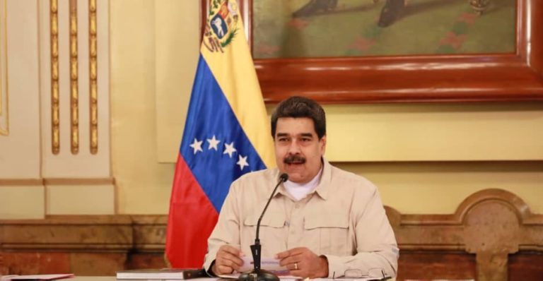 Nicolás Maduro da un mensaje