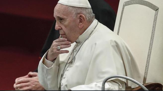Papa promete que nunca más encubrirán curas depredadores