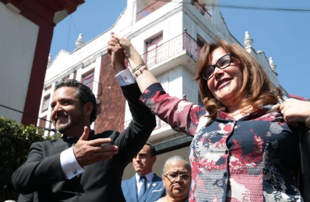 Villalobos Adán tomó protesta como presidente de Cuernavaca esta tarde junto a Yeidckol Polevnsky