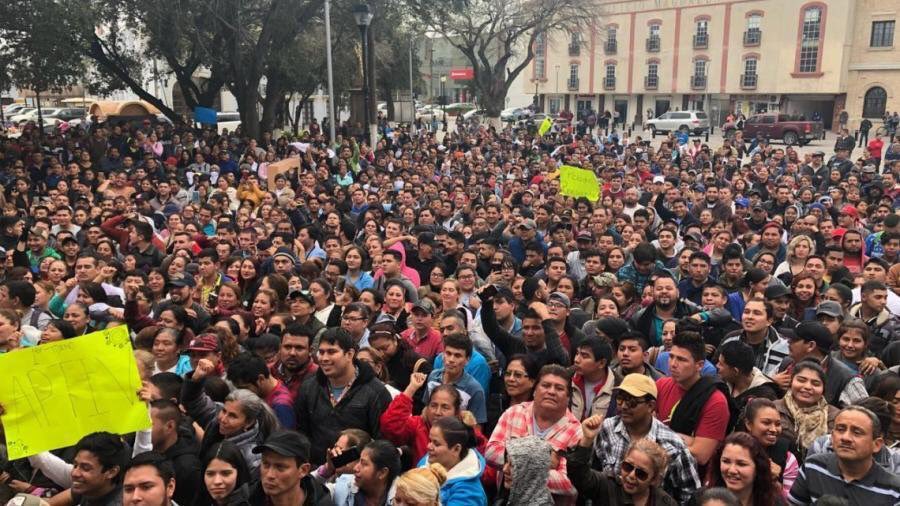 Huelguistas de Matamoros se manifiestan para exigir un aumento salarial del 20%