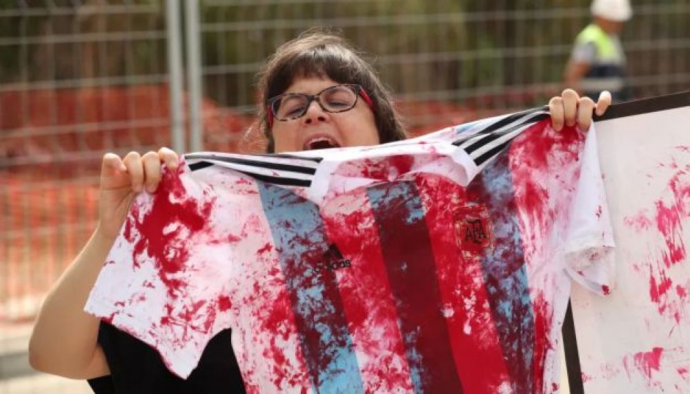 Violación tumultuaria a menor cimbra a Argentina