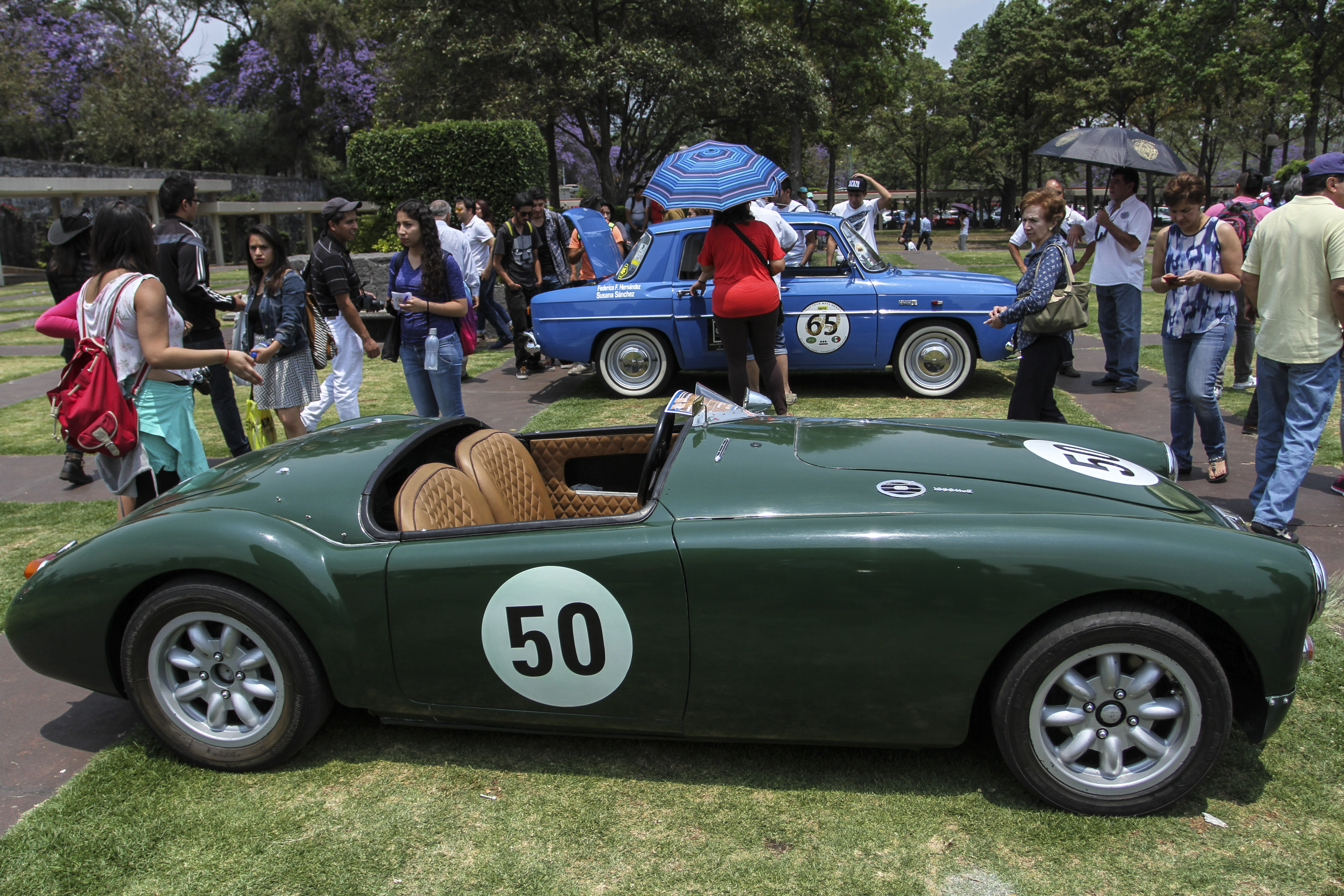 Autos clásicos en la UNAM