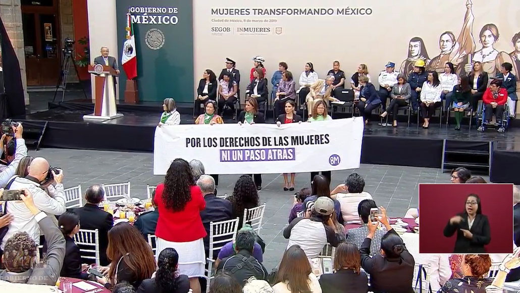 Día de la Mujer, Mujer, Mujeres, Amlo, Andrés Manuel López Obrador, Andrés Manuel, López Obrador, Protesta, Palacio Nacional,