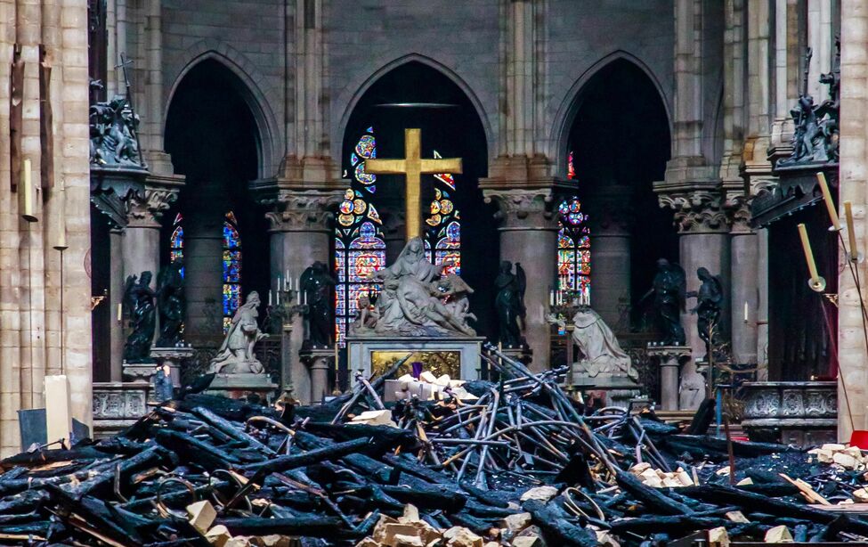 Notre Dame, incendio, collillas, trabajadores, prohibición, cigarros, París, Catedral, catastrofe,