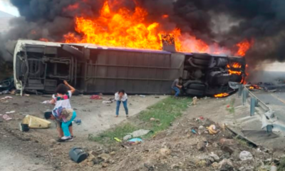 Se incendia camión de pasajeros en autopista Puebla-Veracruz/ La Hoguera