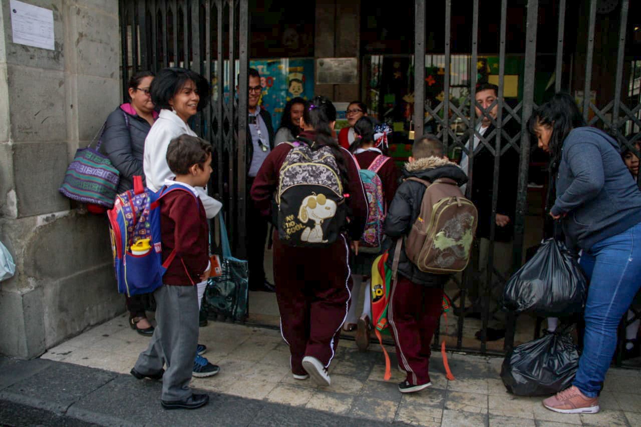 Reanudan actividades escolares después de la contingencia/ La Hoguera