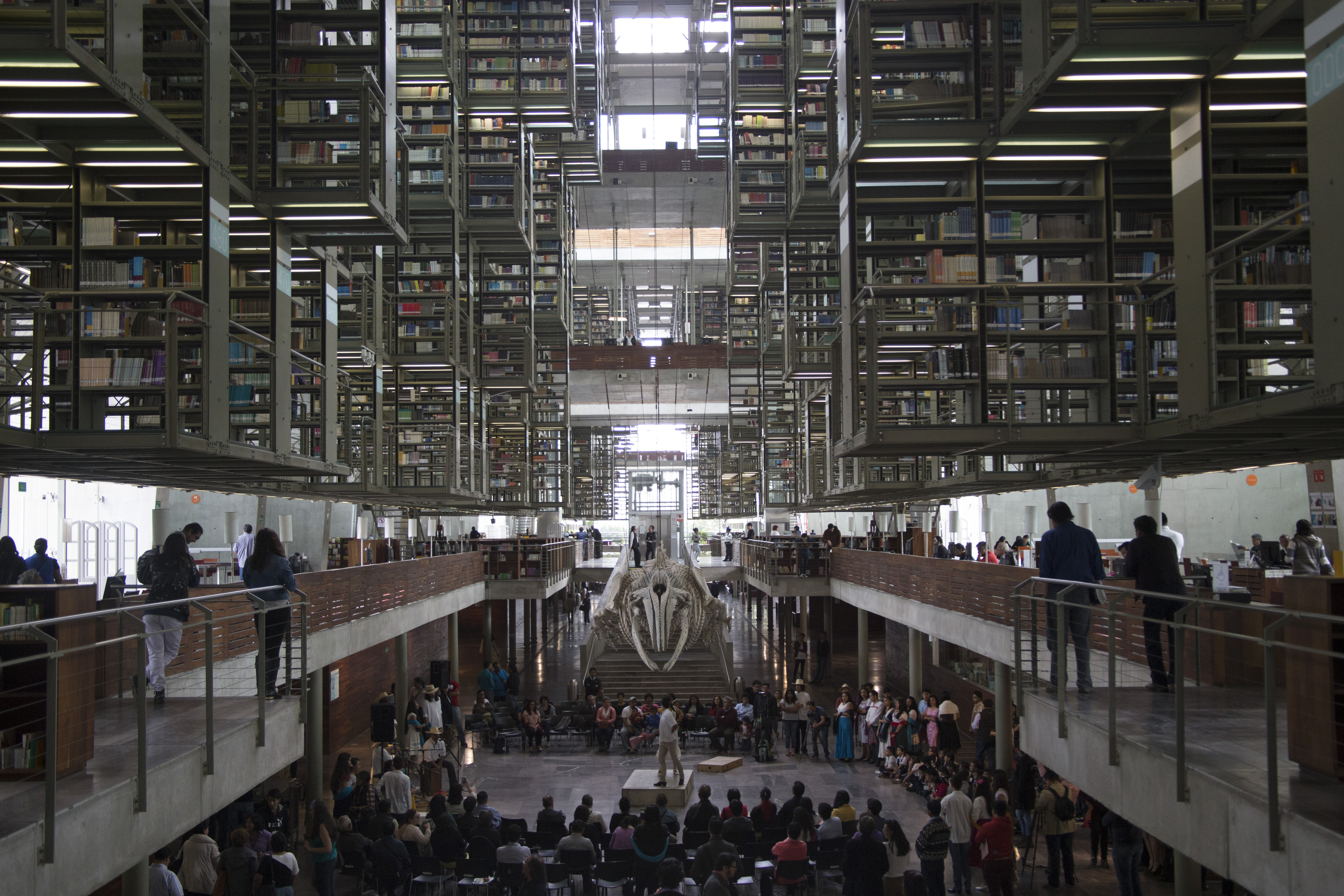 Biblioteca Vasconcelos anuncia cierre indefinido/ La Hoguera