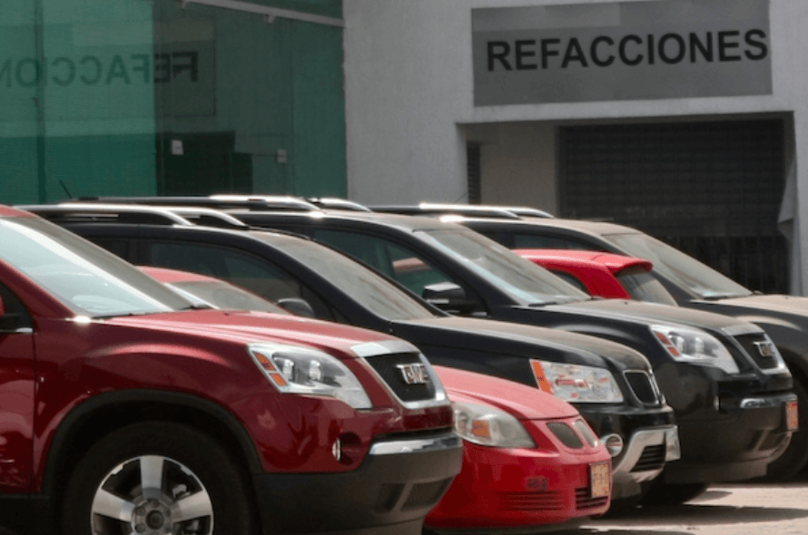 Se contrae mercado automotríz en México/ La Hoguera