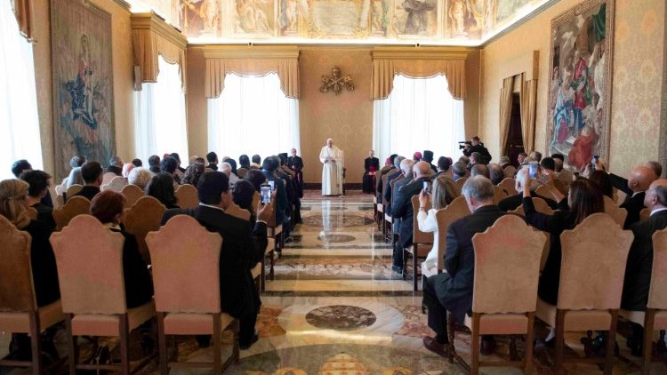 El Vaticano pide diferenciar entre “ideología de género” y “estudios”