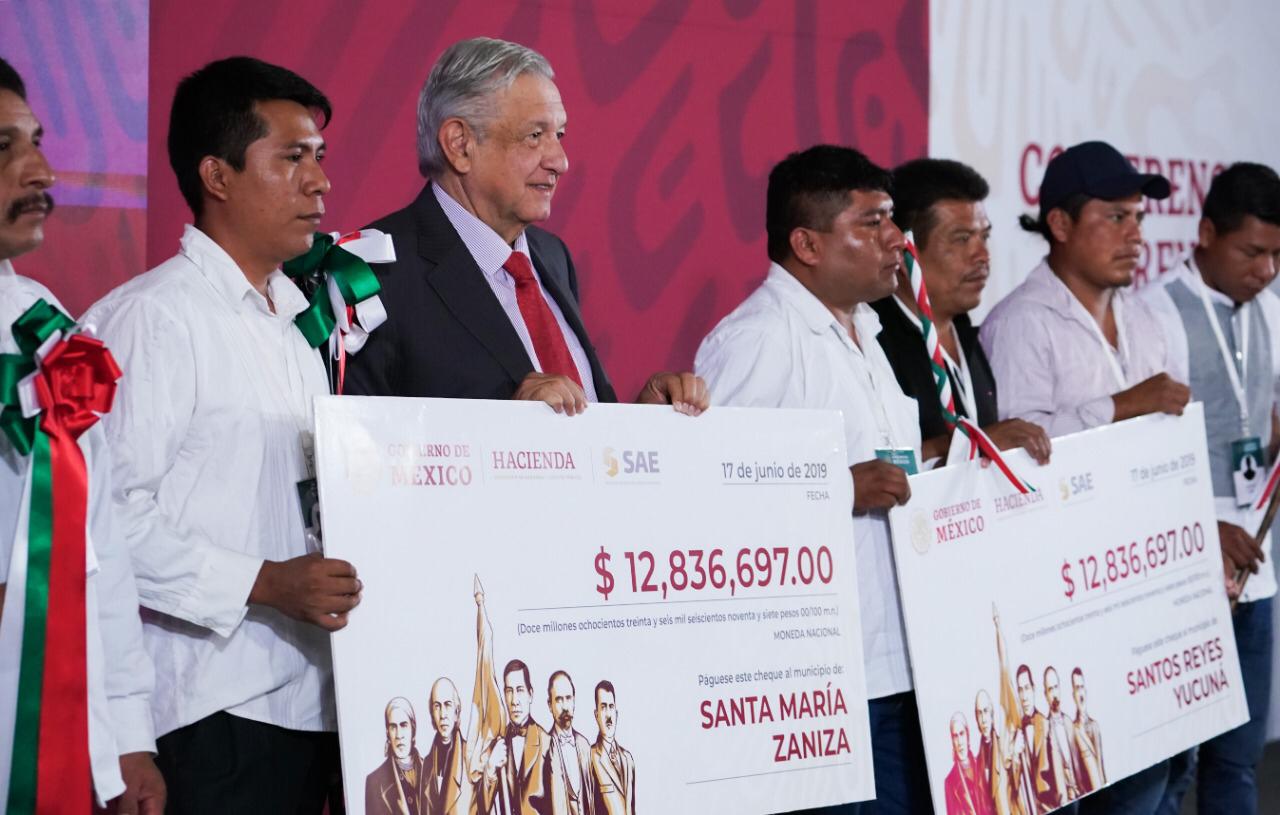 Robado, Andrés Manuel, López Obrador, Al Pueblo,