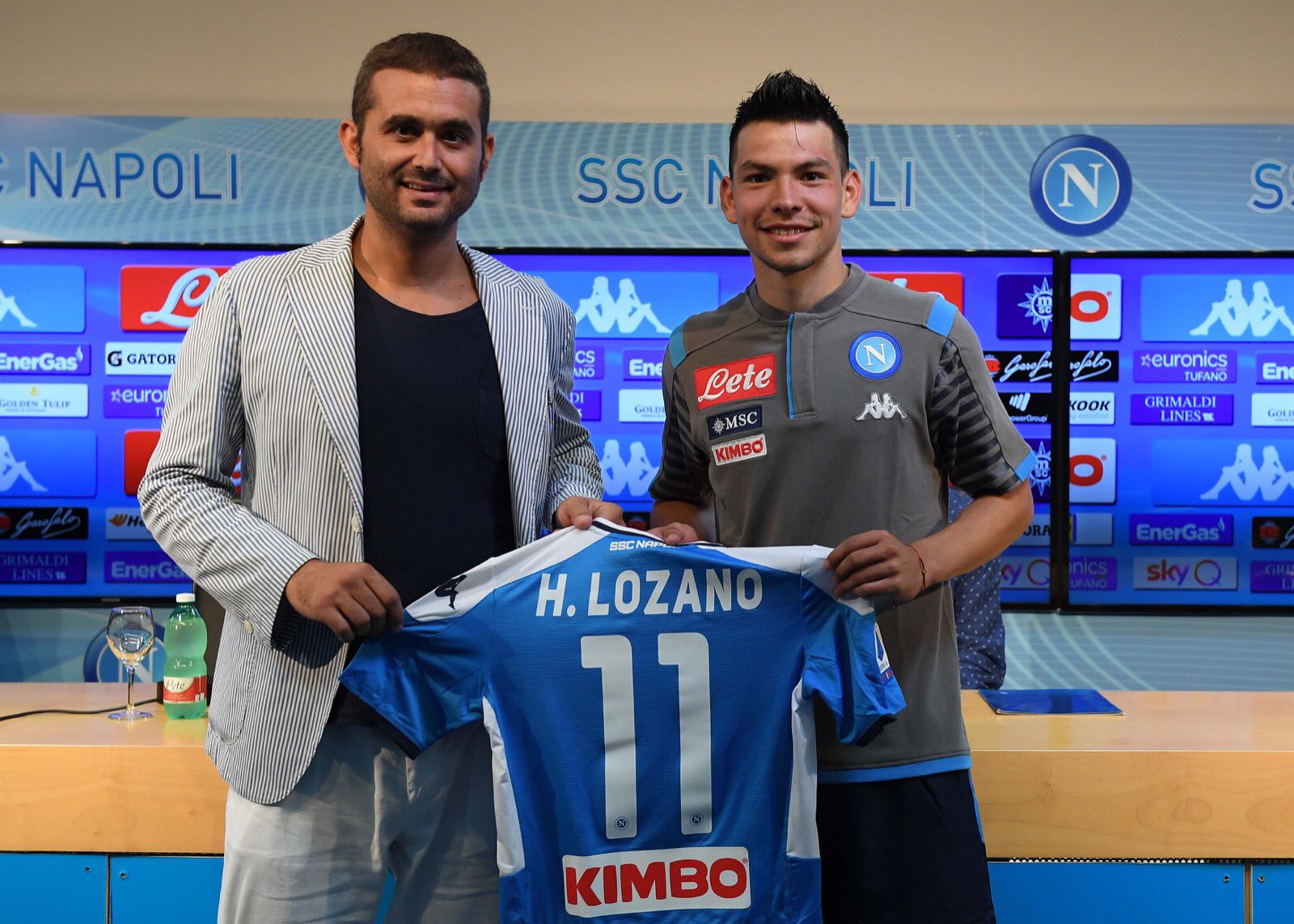 'Chucky' Lozano es presentado como jugador del Napoli