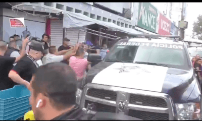 Vendedores se enfrentan a policías en San Cosme
