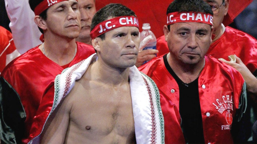 Julio César Chávez subirá al ring para ayudar a hijo de colega