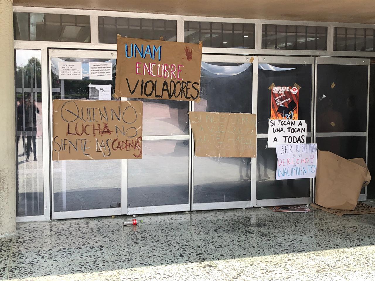 Marchan estudiantes de CCH Sur a rectoría por violación a estudiante