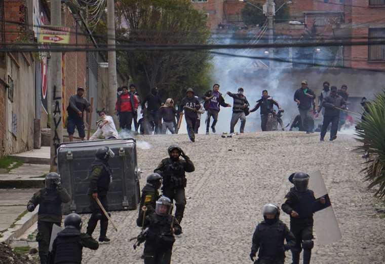 Sube a 10 los muertos en enfrentamientos en Bolivia