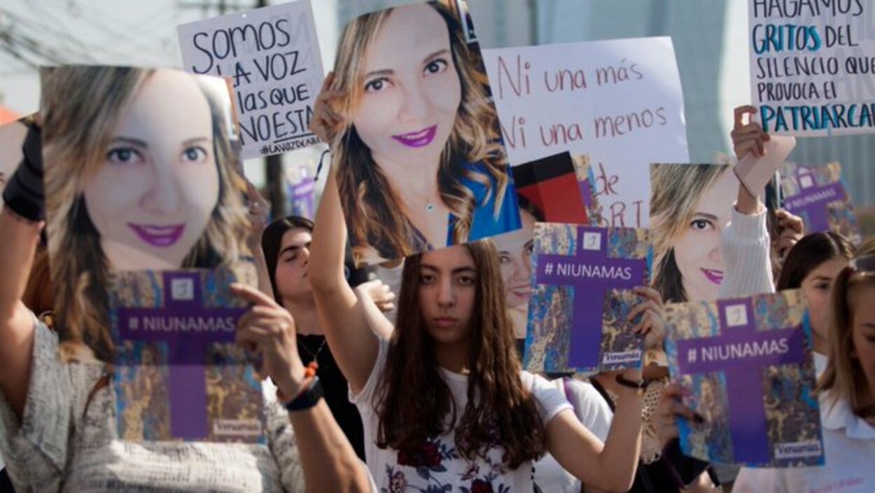 Marchan en Nuevo León pidiendo justicia por Abril Pérez
