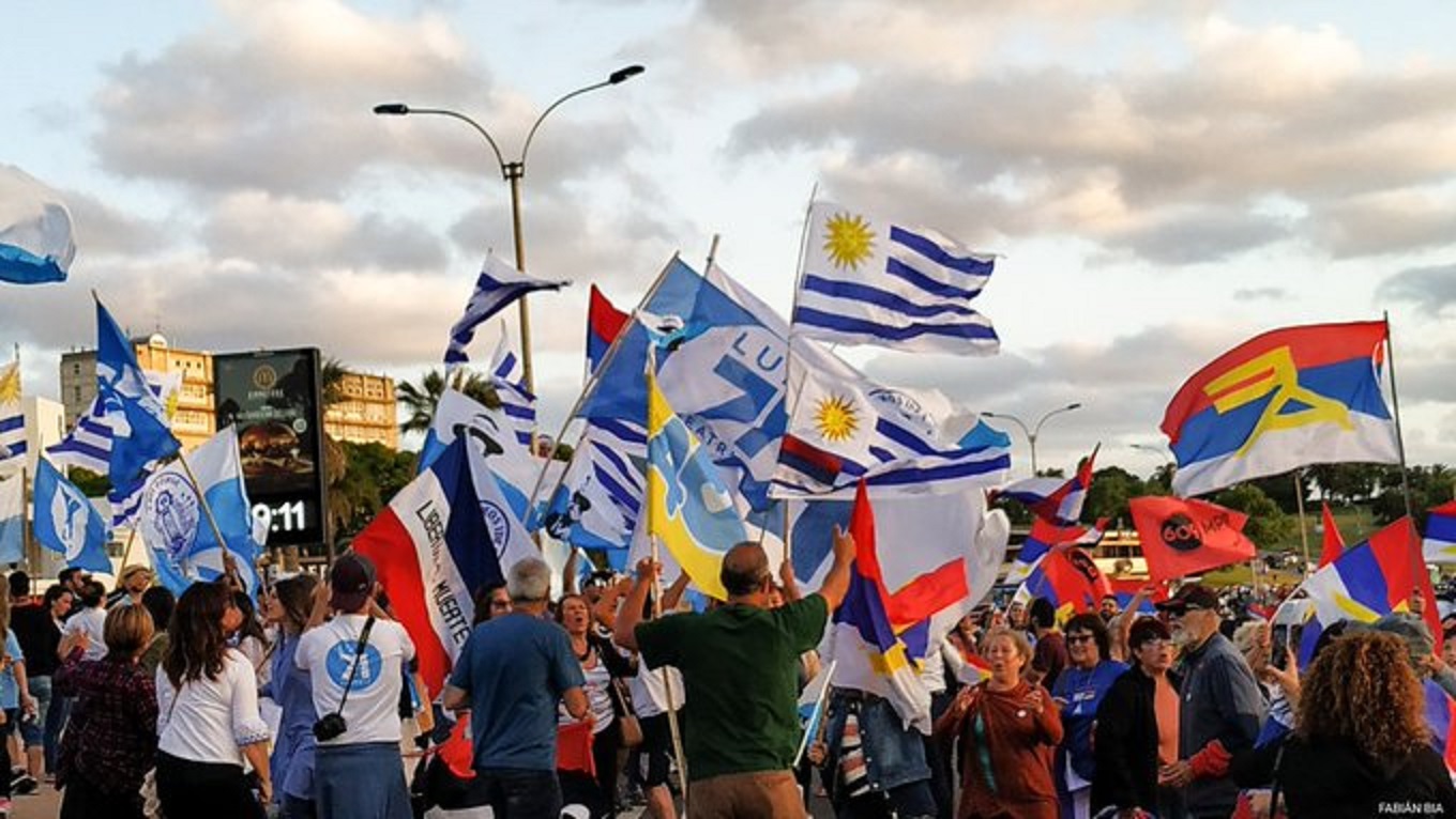 Uruguay acude a segunda vuelta en elecciones