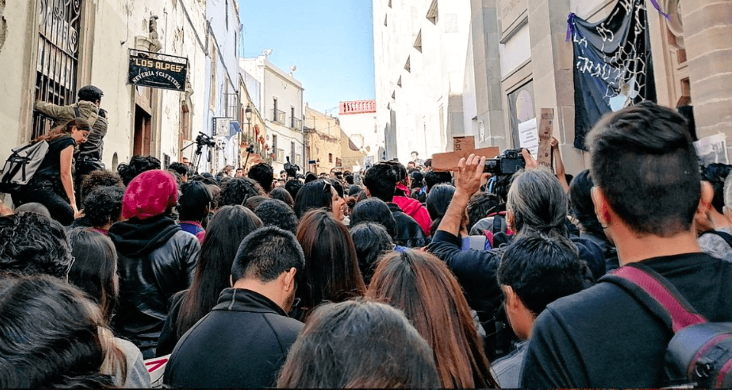 Alumnos de Universidad de Guanajuato amagan con continuar paro