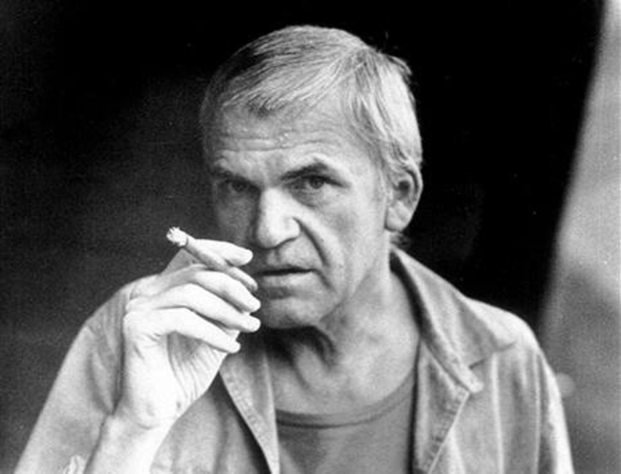 Kundera recupera nacionalidad checa