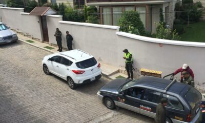 Llegan más de 50 efectivos bolivianos a la embajada de México