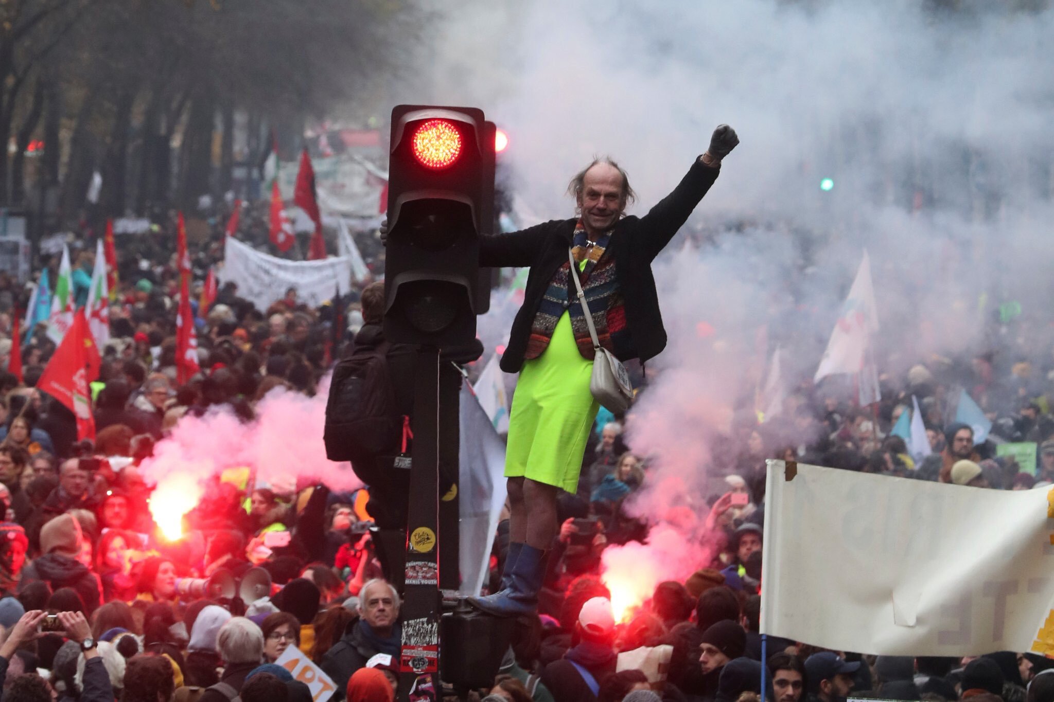 Protestas en Francia se extienden hasta el lunes