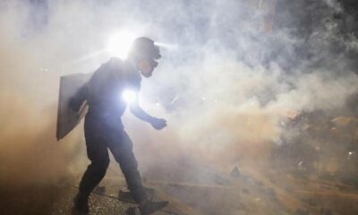 Policía de Hong Kong lanzó gas lacrimógeno a manifestantes