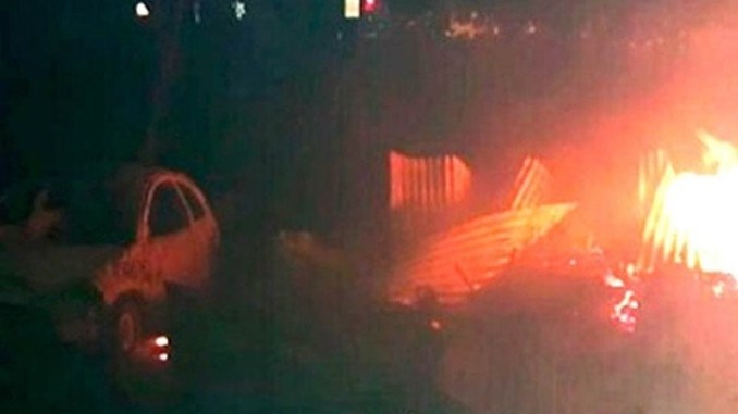150 sicarios incendian pueblo en Chihuahua