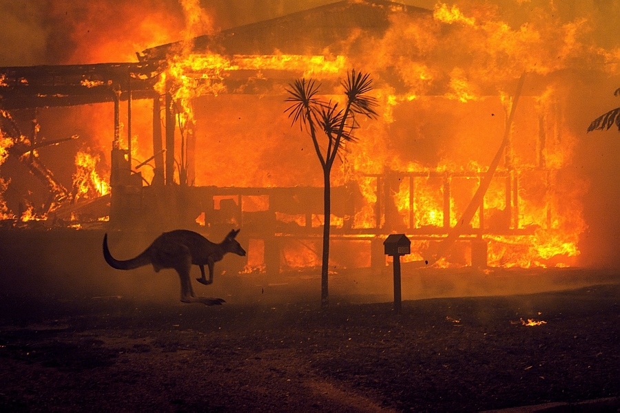 Evacuarán a miles de personas por intensificación de incendio en Australia
