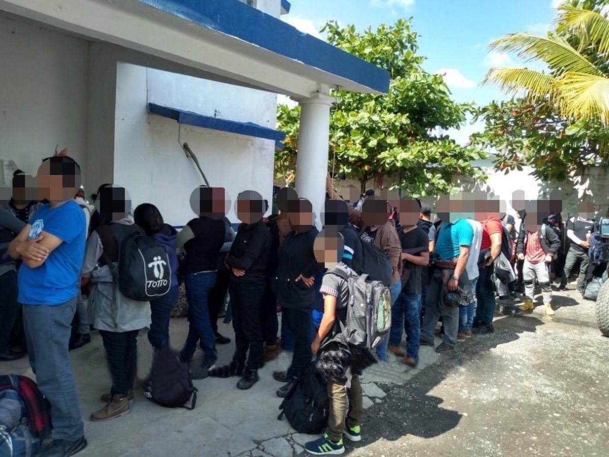 Veracruz rescata a 117 migrantes y detiene a 5 personas (1)