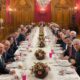 AMLO ofrece comida para gabinete y gobernadores en Palacio Nacional