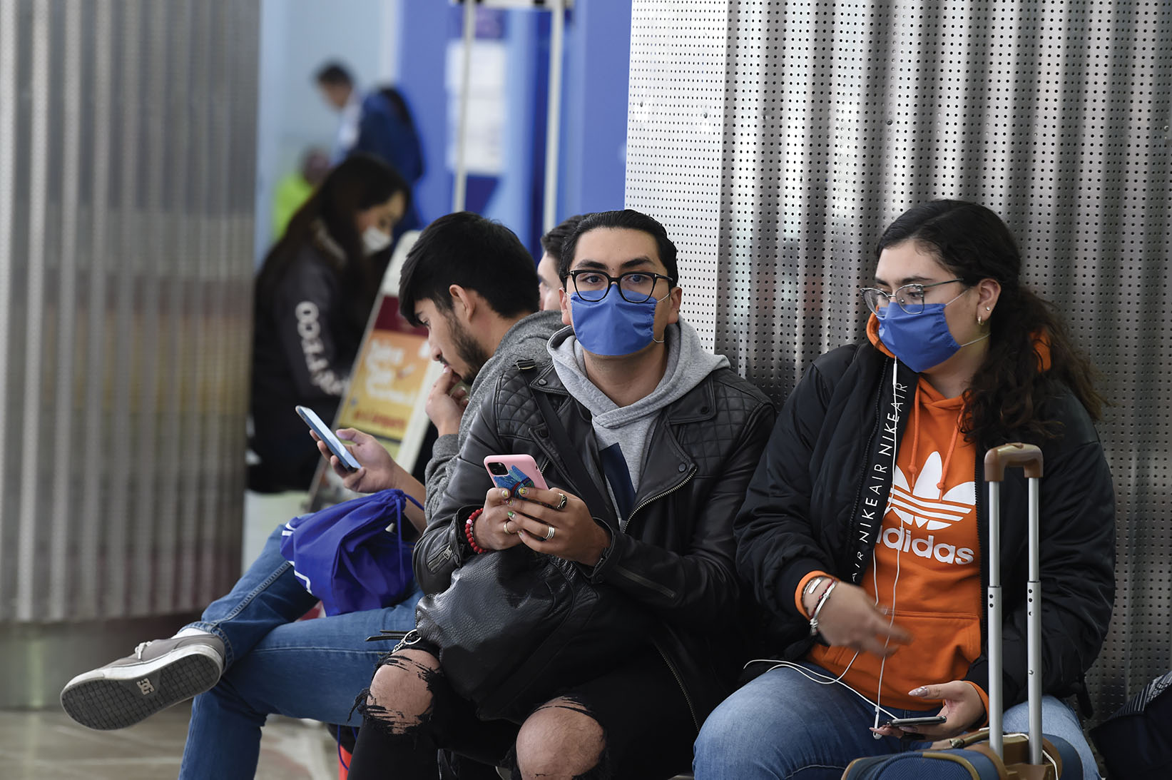 Buscan a pasajeros que viajaron con infectado de coronavirus a CDMX