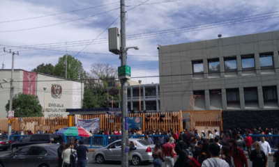 Padres de familia, alumnos y autoridades liberan Prepa 8