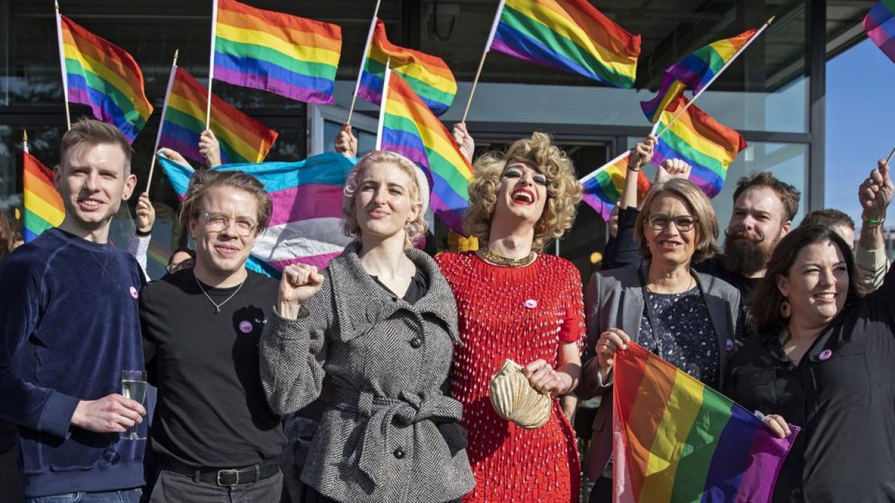 El parlamento suizo aprueba por mayoría ley antihomofobia