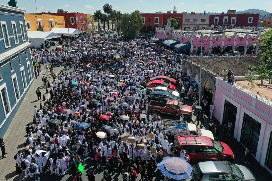 Estudiantes marchan en Puebla; exigen justicia por homicidios