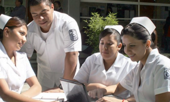 La mitad de enfermeras y enfermeros en México son egresados de la UNAM