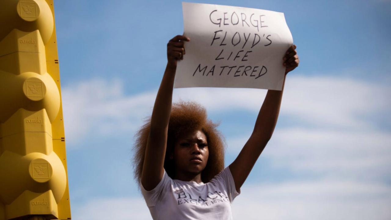 Continúan protestas en Minneapolis; exigen justicia para George Floyd