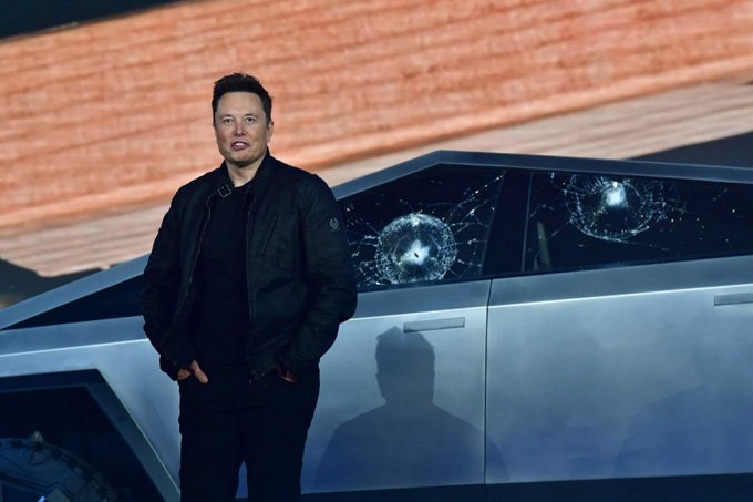 Elon Musk reinicia producción de Tesla pese a medidas sanitarias