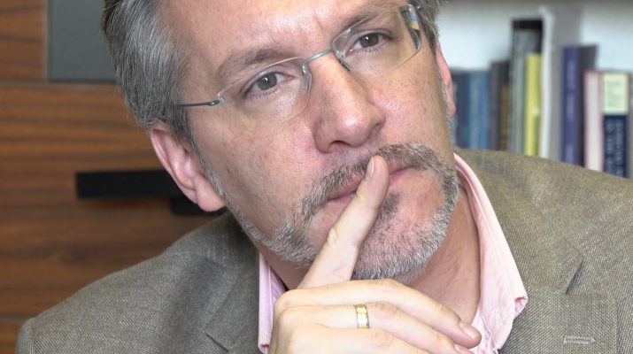 CNDH exhorta a Ackerman para respetar el trabajo de informadores