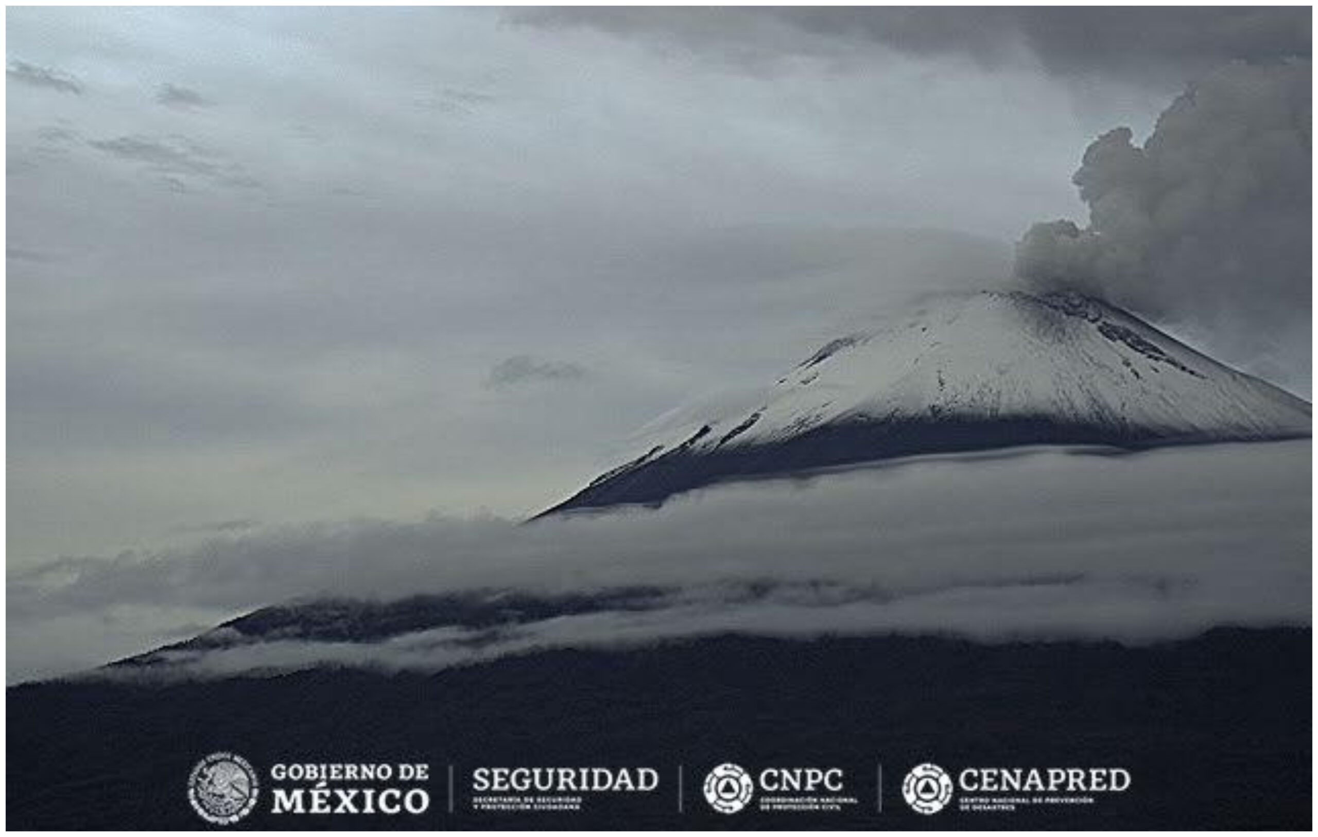 Cenapred detecta dos explosiones del volcán Popocatépetl
