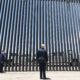 Presume Trump muro en vísperas de la visita de AMLO