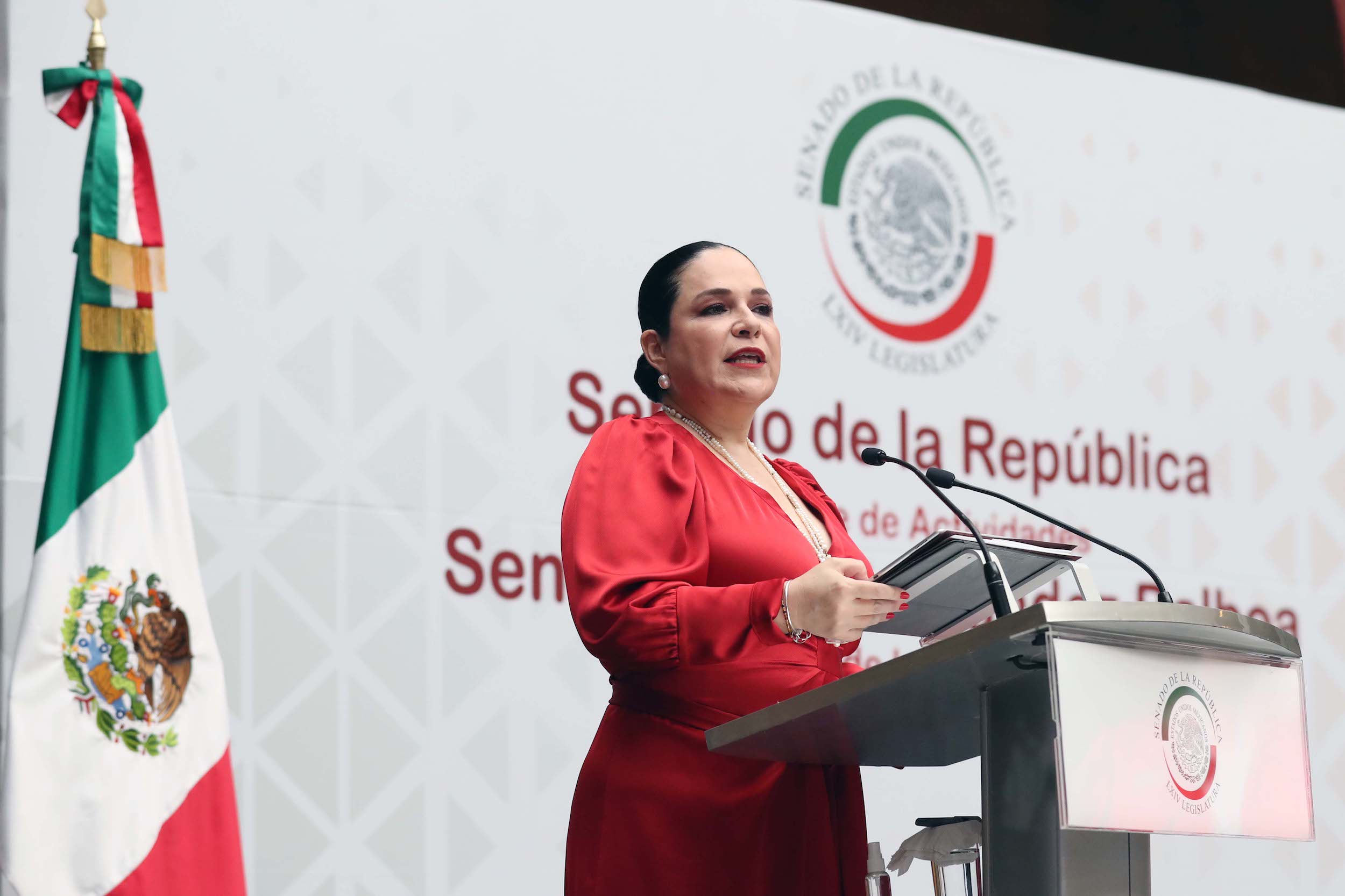 Mónica Fernández agradece el apoyo en sus funciones como presidenta del Senado