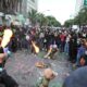 Encapsulan marcha de mujeres en avenida Juárez; se enfrentan a policías
