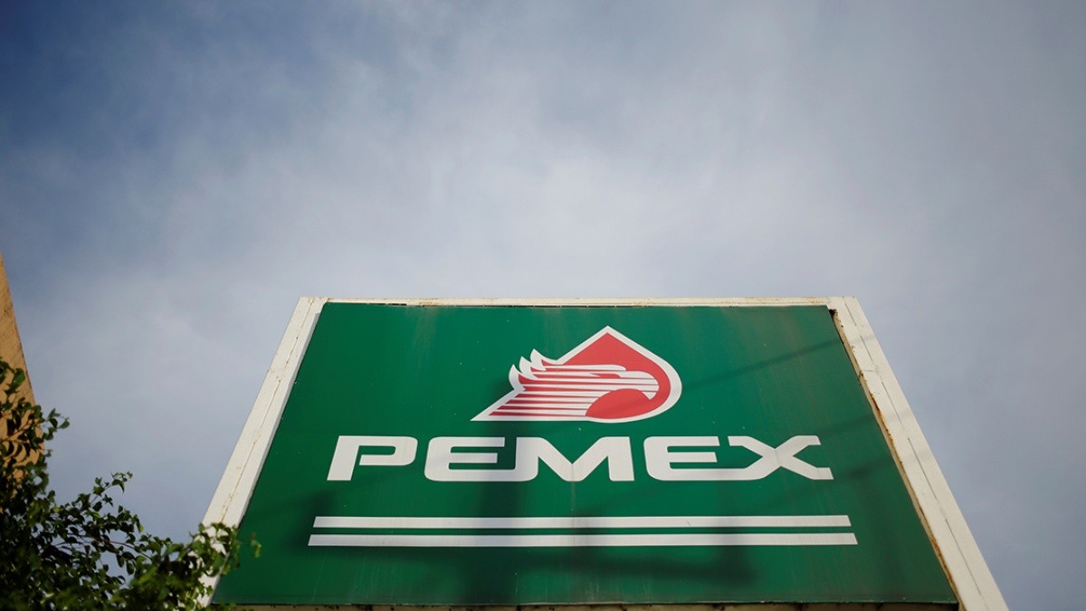 Pemex reporta 1 mil 316 defunciones por Covid-19